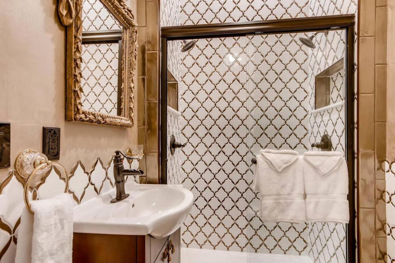 The Holiday Chalet Victorian デンバー エクステリア 写真